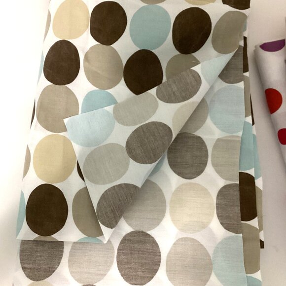 Big Bundle of Cotton Fabric Scraps White Material With Big Circles Multicolored - Picture 3 of 10